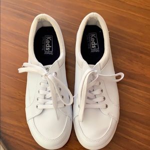 Like new Sz 9Women’s leather white Keds sneakers